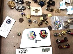 MISCELLANEOUS VINTAGE MILITARY PINS AND PATCHES