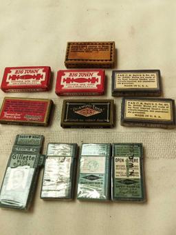 ASSORTED VINTAGE RAZOR BLADES AND STROP DRESSING PACKAGED