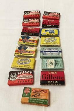 ASSORTMENT OF VINTAGE RAZOR BLADES