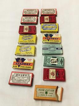 ASSORTMENT OF VINTAGE RAZOR BLADES