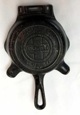 GRISWOLD CAST IRON SKILLET SHAPED ASHTRAY 4"X8"