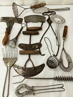 VINTAGE METAL KITCHEN UTENSILS ASSORTMENT