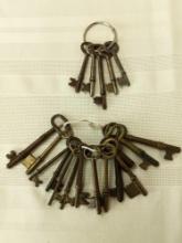 VINTAGE SKELETON KEYS LOT