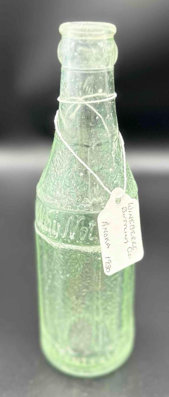 WINEBERRE BOTTLING CO BOTTLE 1930 ANOKA, MN