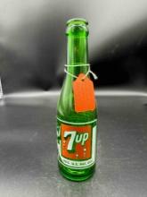 7-UP BOTTLE DE MOINES, IOWA