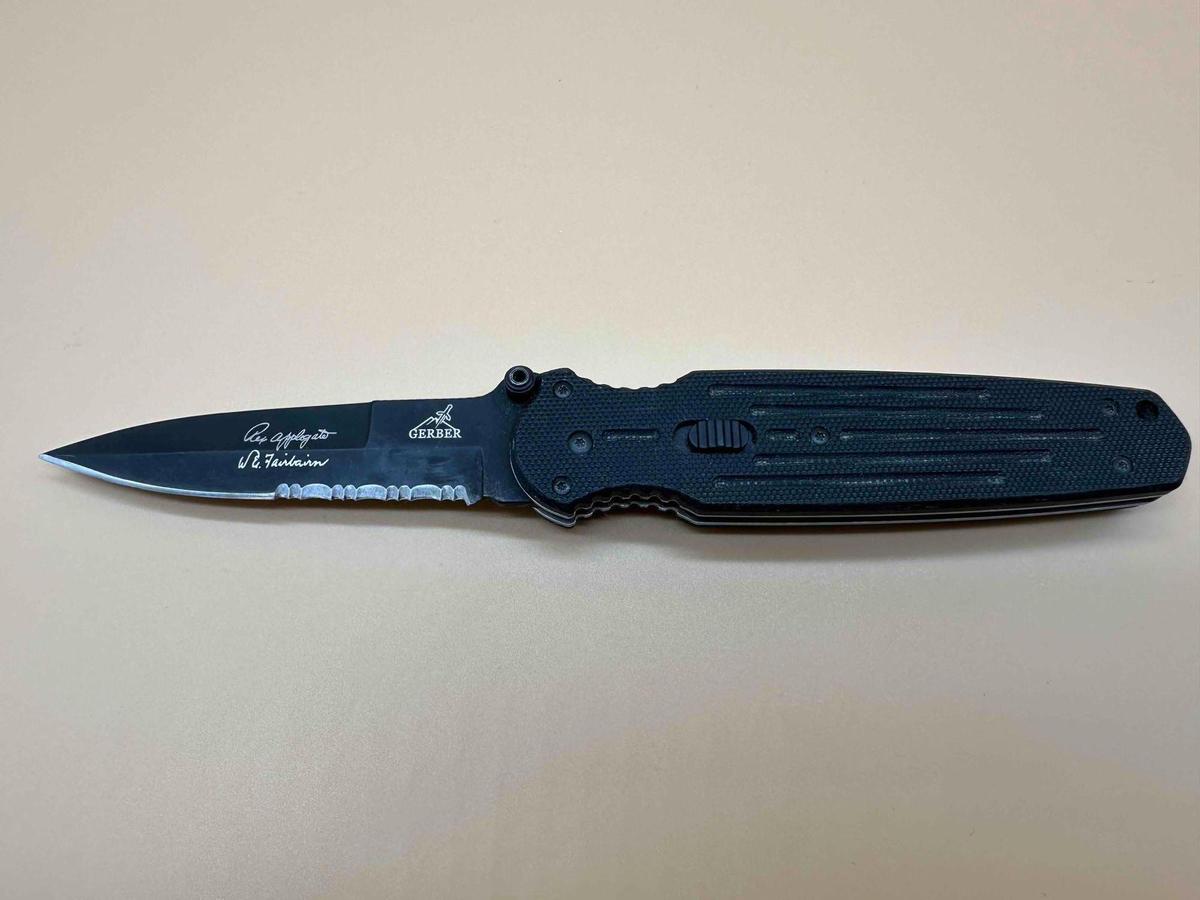 GERBER POCKET KNIFE HALF SERRATED BLADE 3.5" BLADE