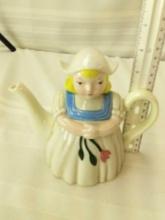 CHINA-WARE TEA POT 6"