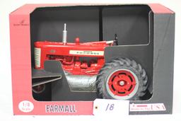 #18 FARMALL 450 TRACTOR 1/8-SCALE (NIB)