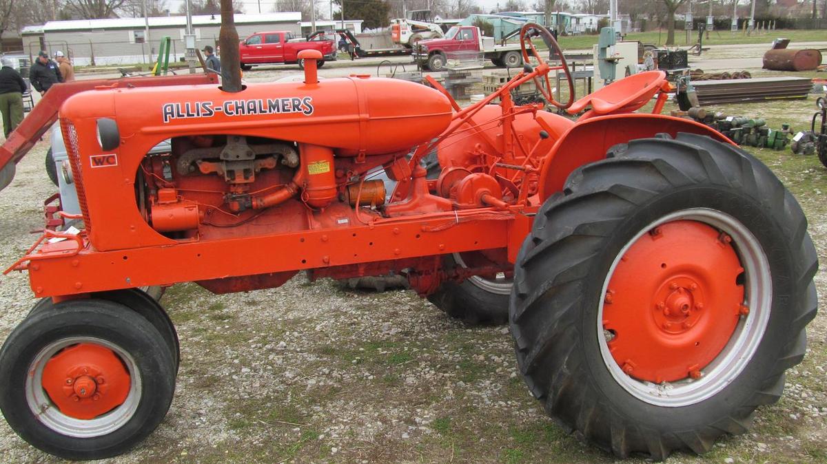 45-5 - ALLIS CHALMERS WC NARROW FRONT TRACTOR (GAS)