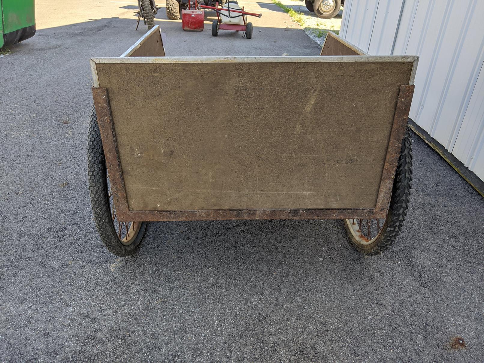 48" X 31" Lawn Cart