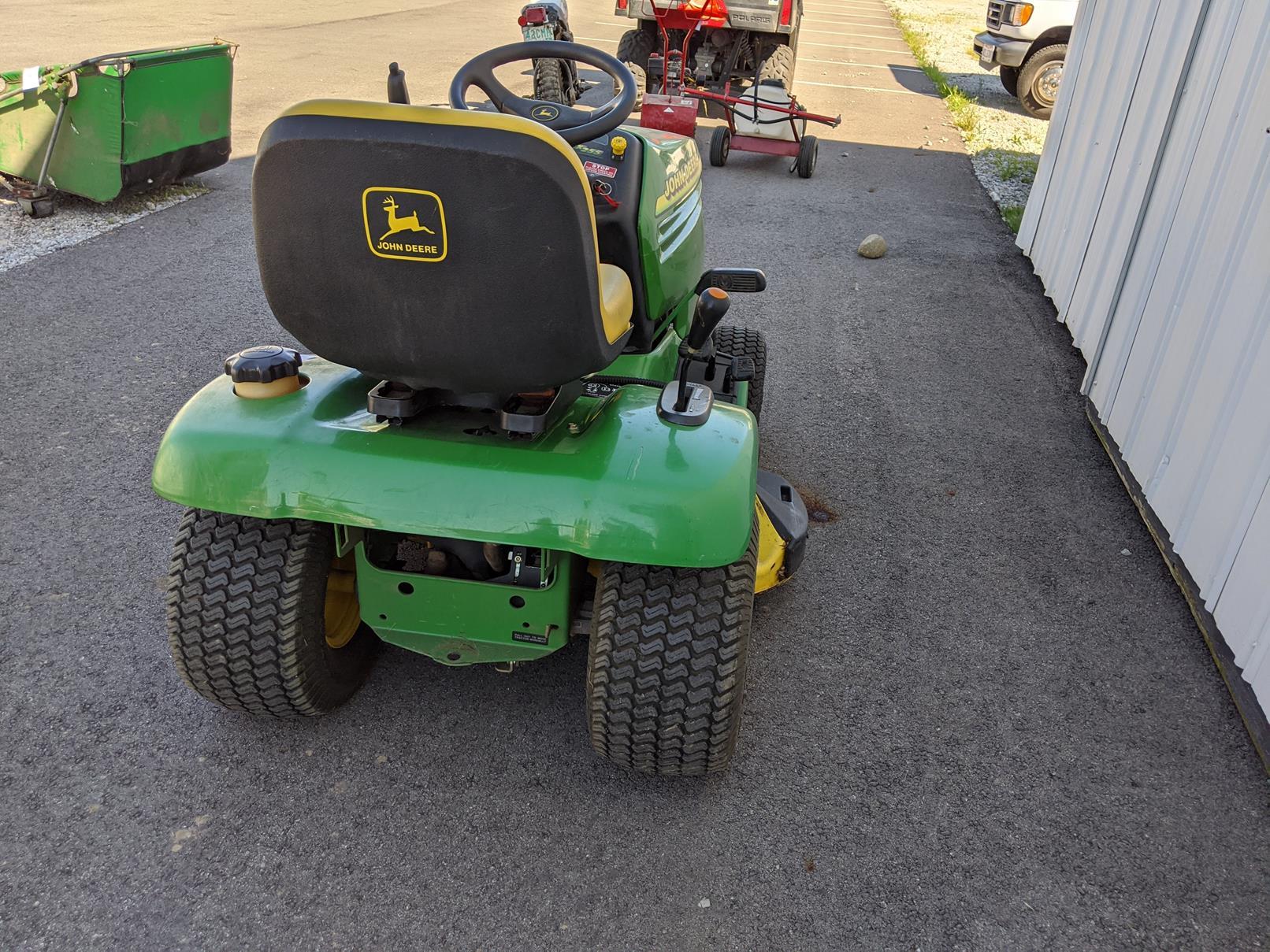 John Deere Lx 255 Mower W/48" Deck, 15-hp Motor (small Crack To The Hood & Tear In The Seat)