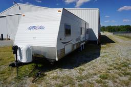 2006 AMERILITE BY GULFSTREAM 25' TANDEM AXEL CAMPER W/1 SLIDE OUT, SOFA, CHAIRS, BATHROOM, 3 BEDS, &