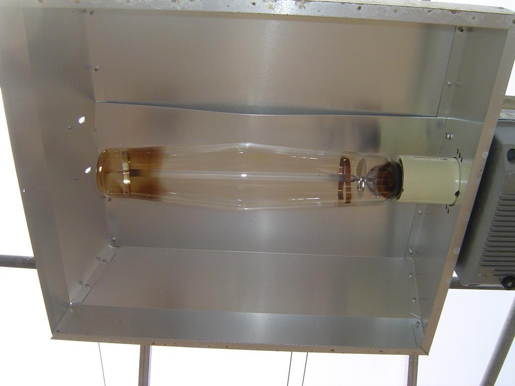 (7) HID GROWING LAMP LIGHT BALLASTS AND REFLECTORS - TWO ROWS (4 PARSOURCE PHANTOM SERIES 1000 WATT