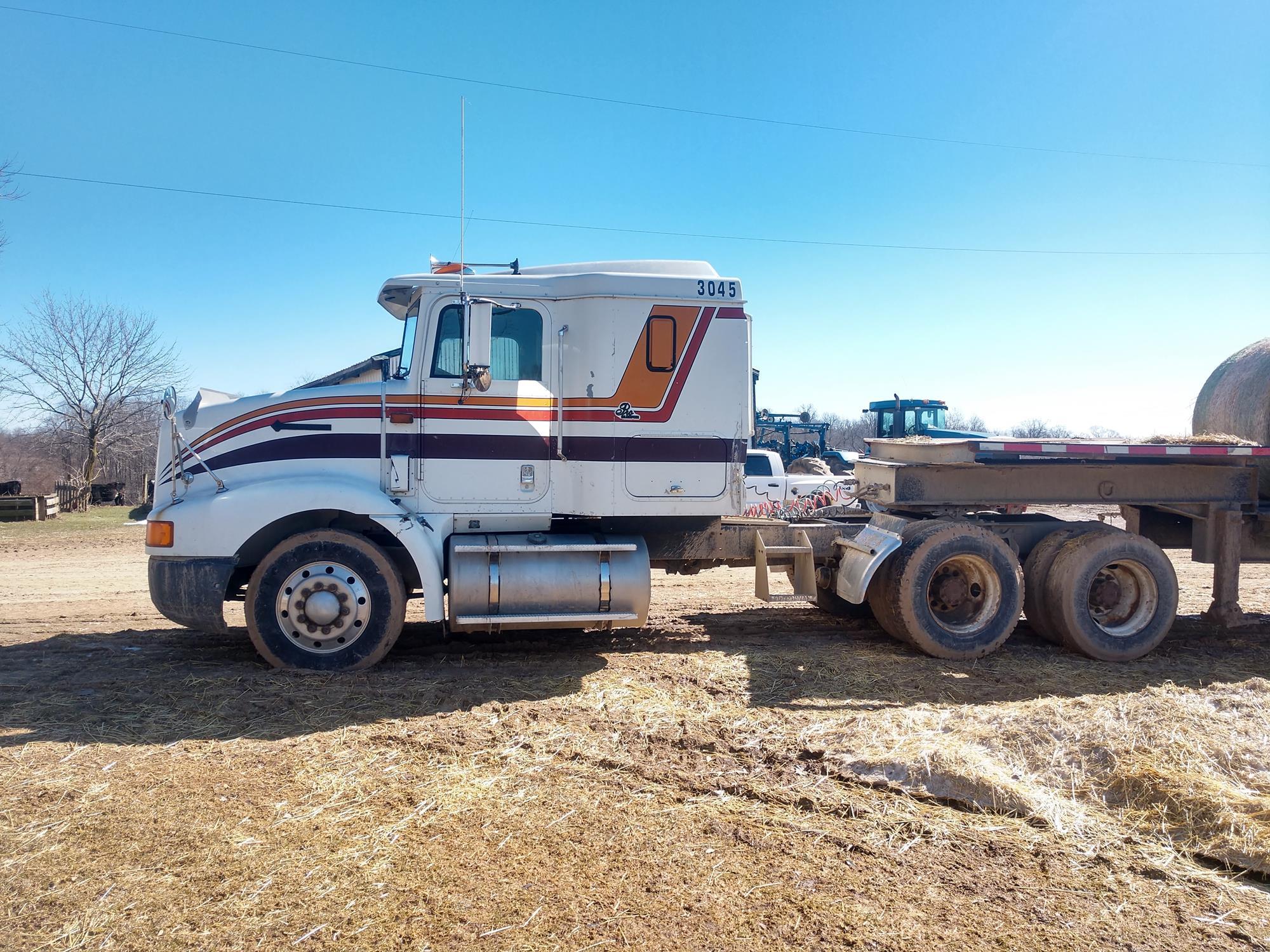 International 9200 654 Pro Sleeper semi tractor with Eaton Fuller transmiss