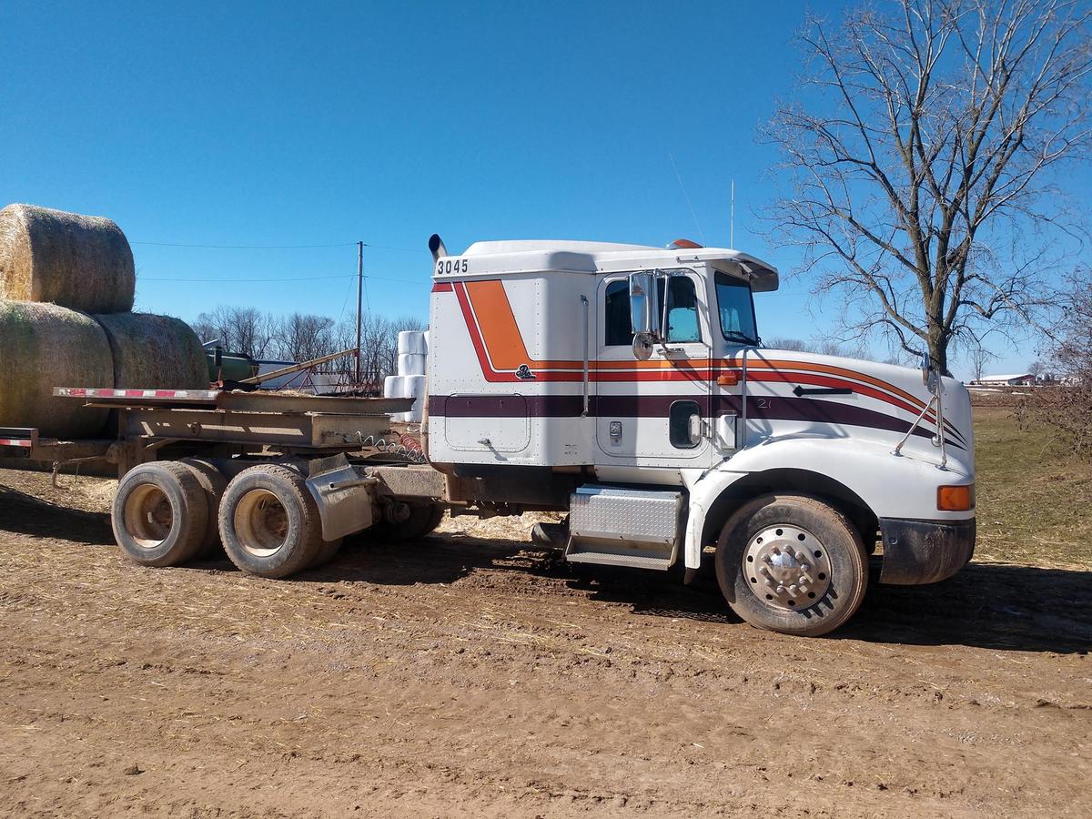 International 9200 654 Pro Sleeper semi tractor with Eaton Fuller transmiss