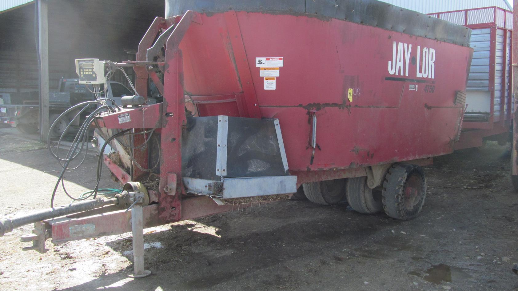 Jay-Lor 4750 feed grinder/mixer