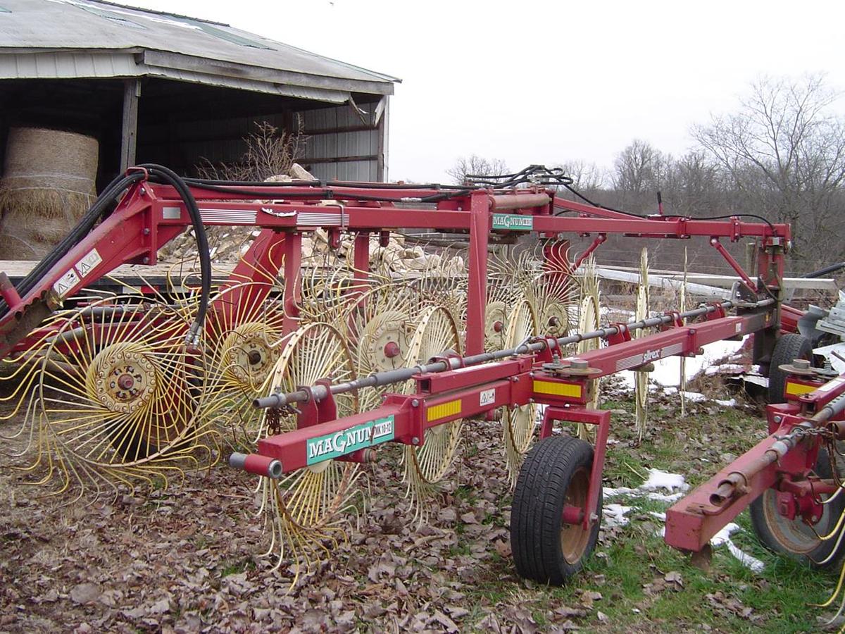 Magnum MK 10-12 Sitrex hay rake