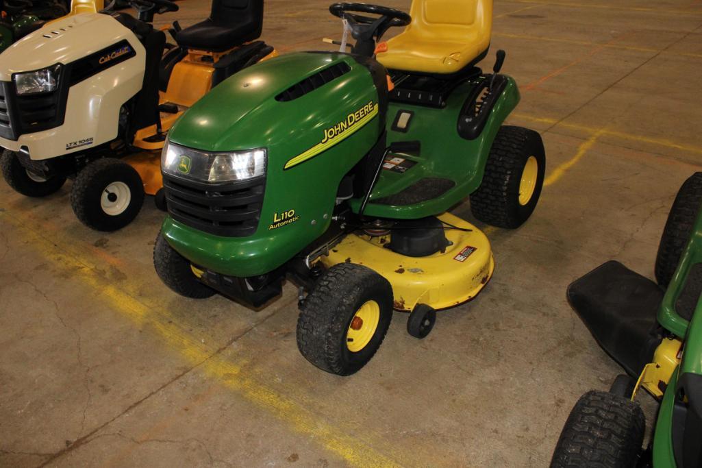 22-4: JOHN DEERE MODEL L110 AUTOMATIC LAWN MOWER, 38" DECK, 470 HOURS