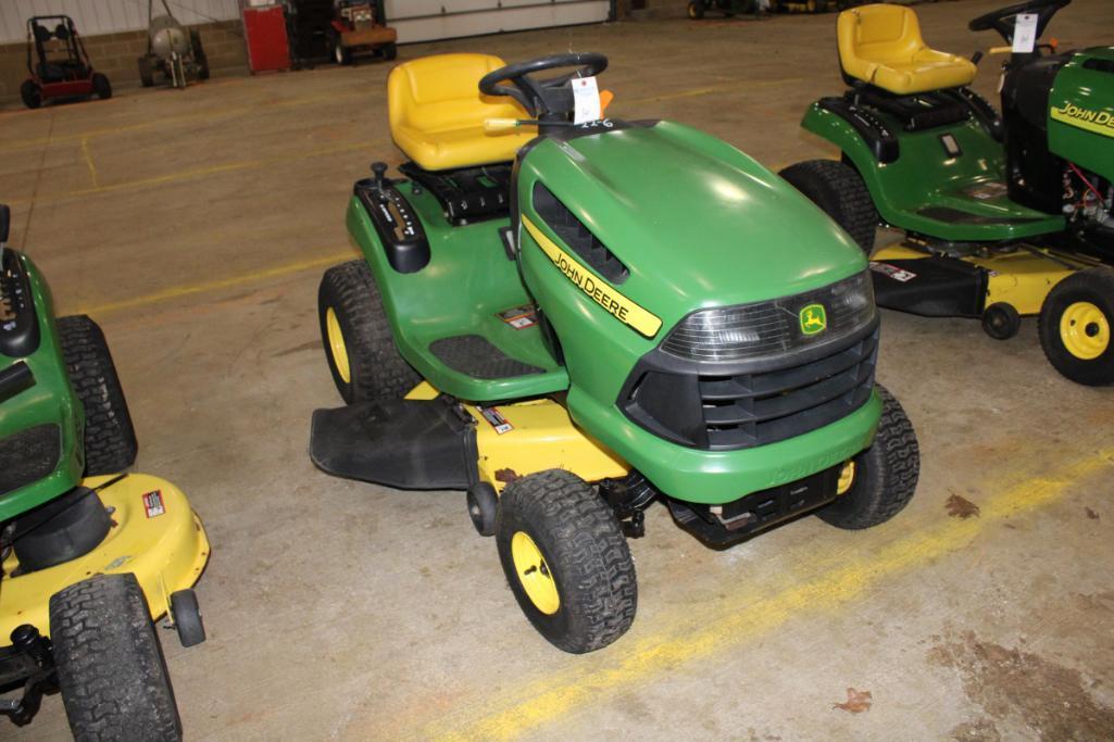 22-6: JOHN DEERE MODEL 100 SERIES LAWN MOWER, 42" DECK