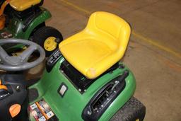 22-6: JOHN DEERE MODEL 100 SERIES LAWN MOWER, 42" DECK