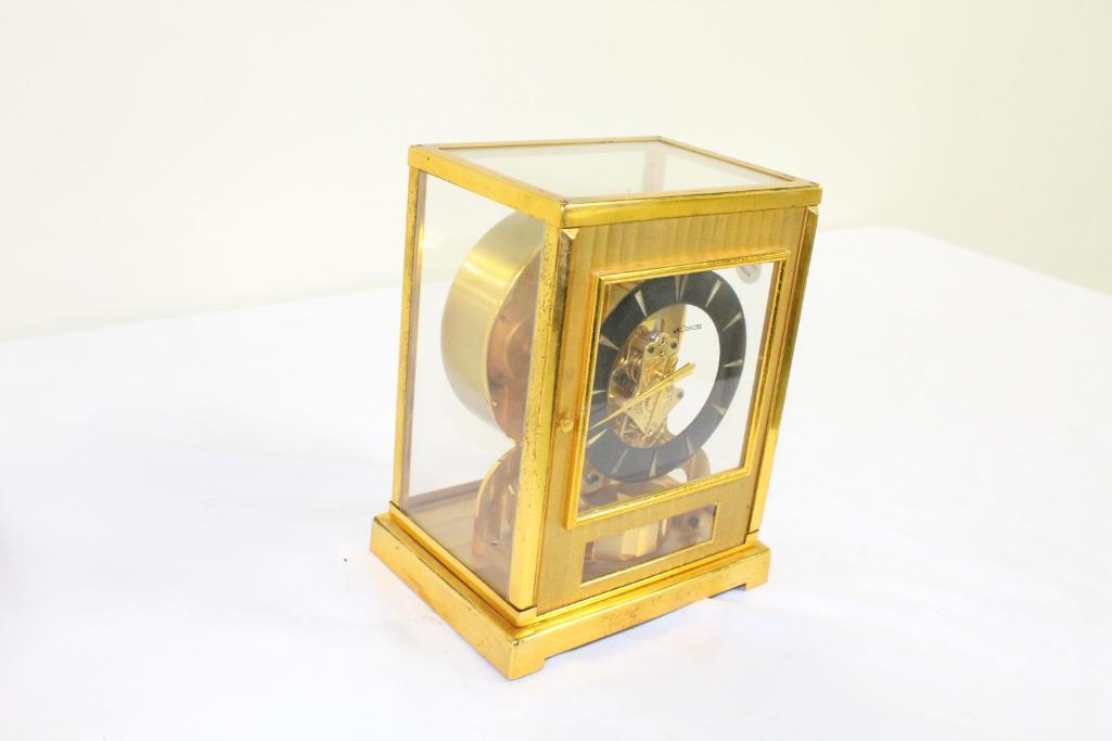 LE COULTRE ATMOS, 1975, 15 JEWEL SWISS MADE CLOCK, WITH ORIGINAL WOOD BOX &