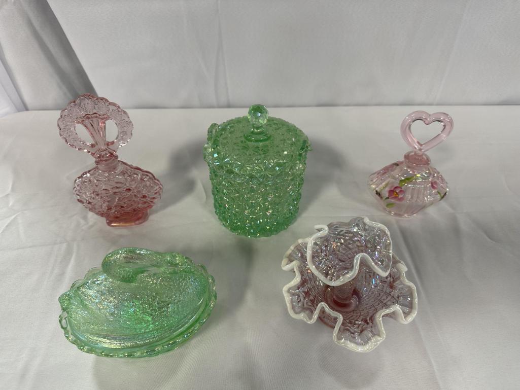 (5) PCS FENTON, INCLUDING COVERED DISHES, VASE, PERFUMES