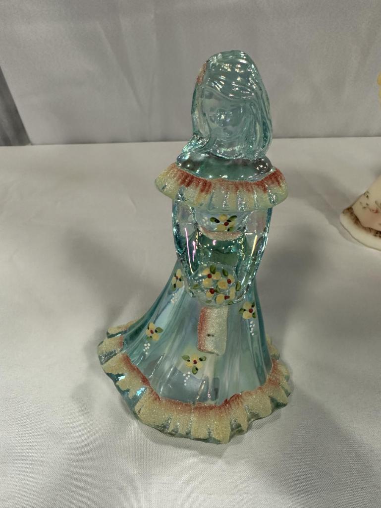 (6) PCS. FENTON FIGURINES, INCLUDING (5) HAND-PAINTED AND ARTIST SIGNED