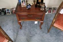 MAHOGANY ONE-DRAWER SIDE TABLE