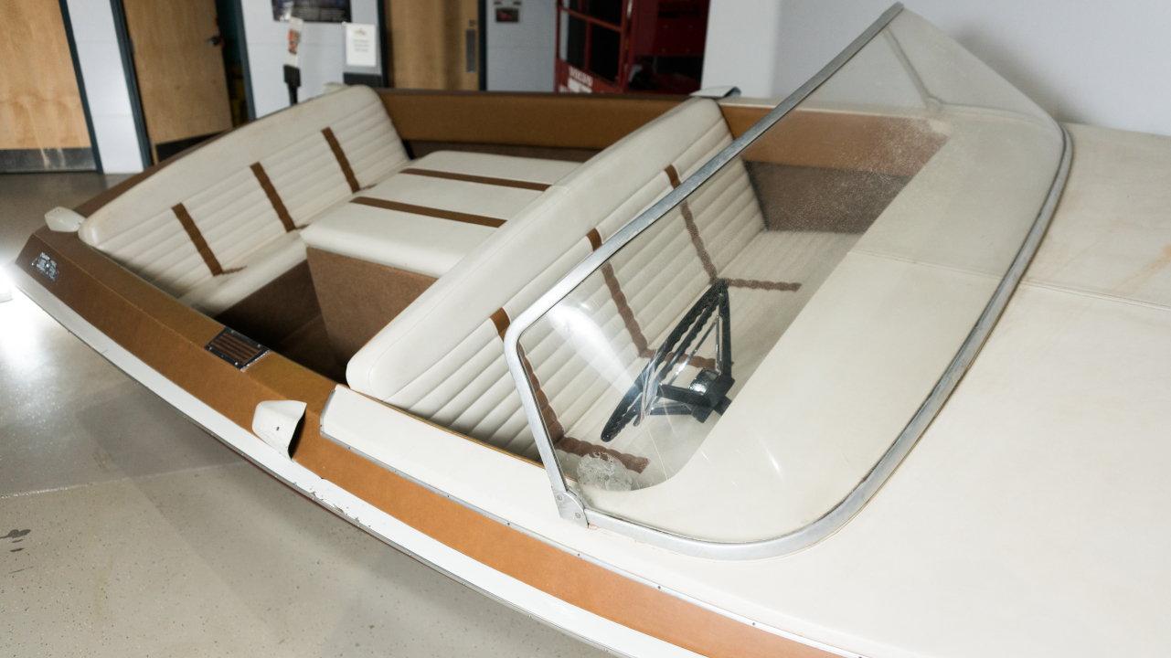"Hound dog" Chris Craft Cavalier Boat Used By Elvis