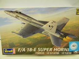 Revell F/A 18-E Super Hornet model kit 85-5850 1:48 scale