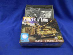 Monogram Panzer IV Tank model kit 85-7861 1:32 scale