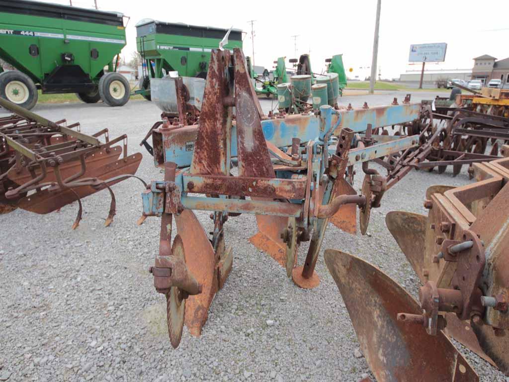 FORD 4 BOTTOM PLOW