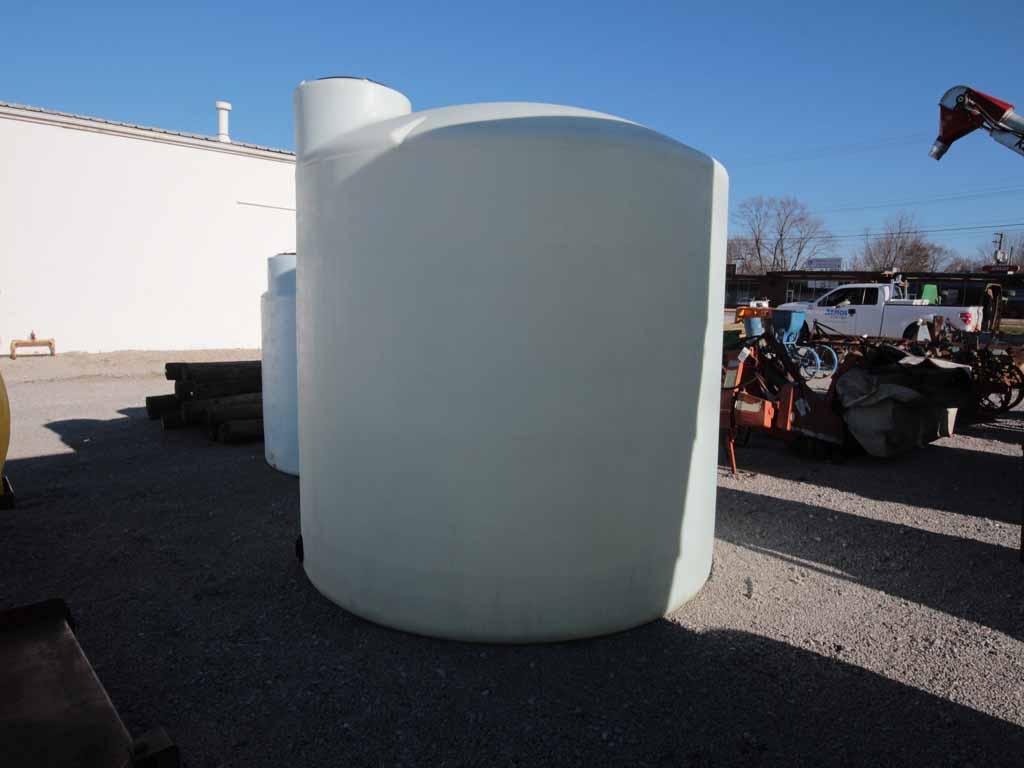 2500 GALLON WATER TANK