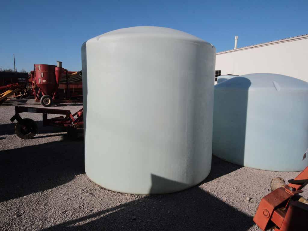 2500 GALLON WATER TANK