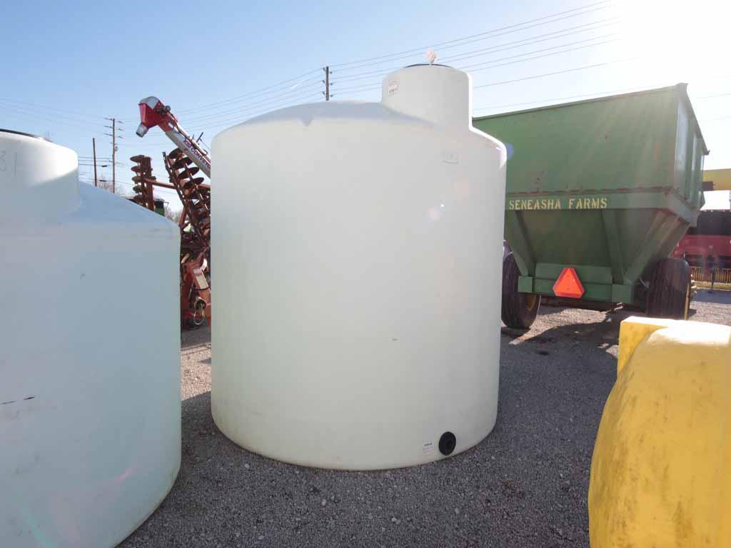 2500 GALLON WATER TANK