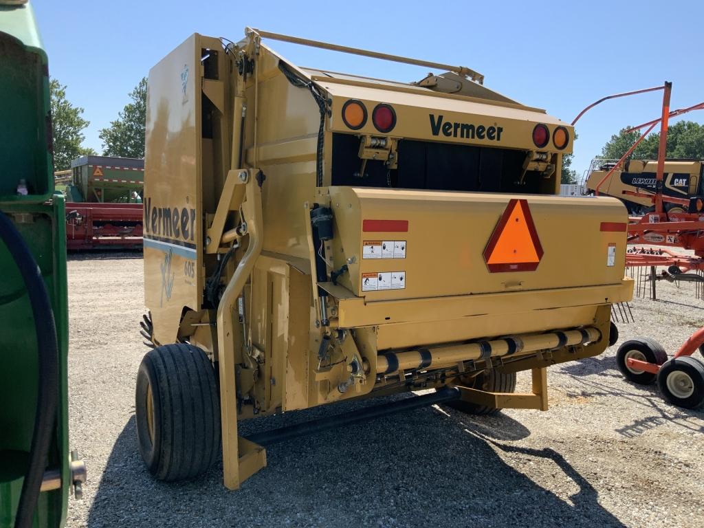 Vermeer 605XL Round Baler