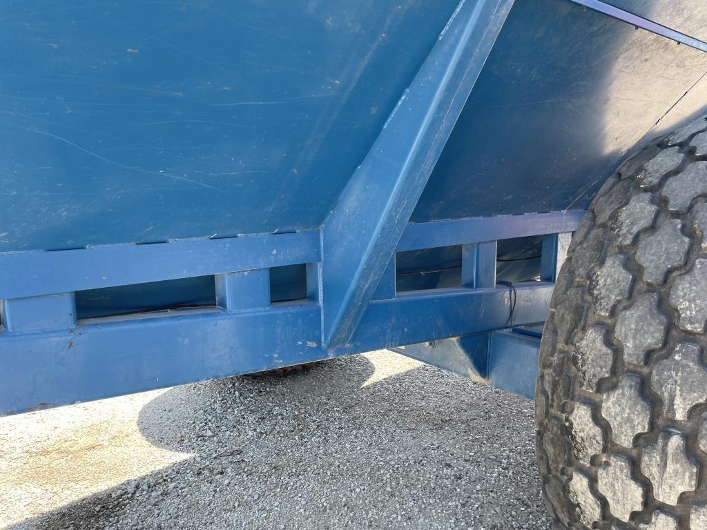 Kinze 840 Grain Cart