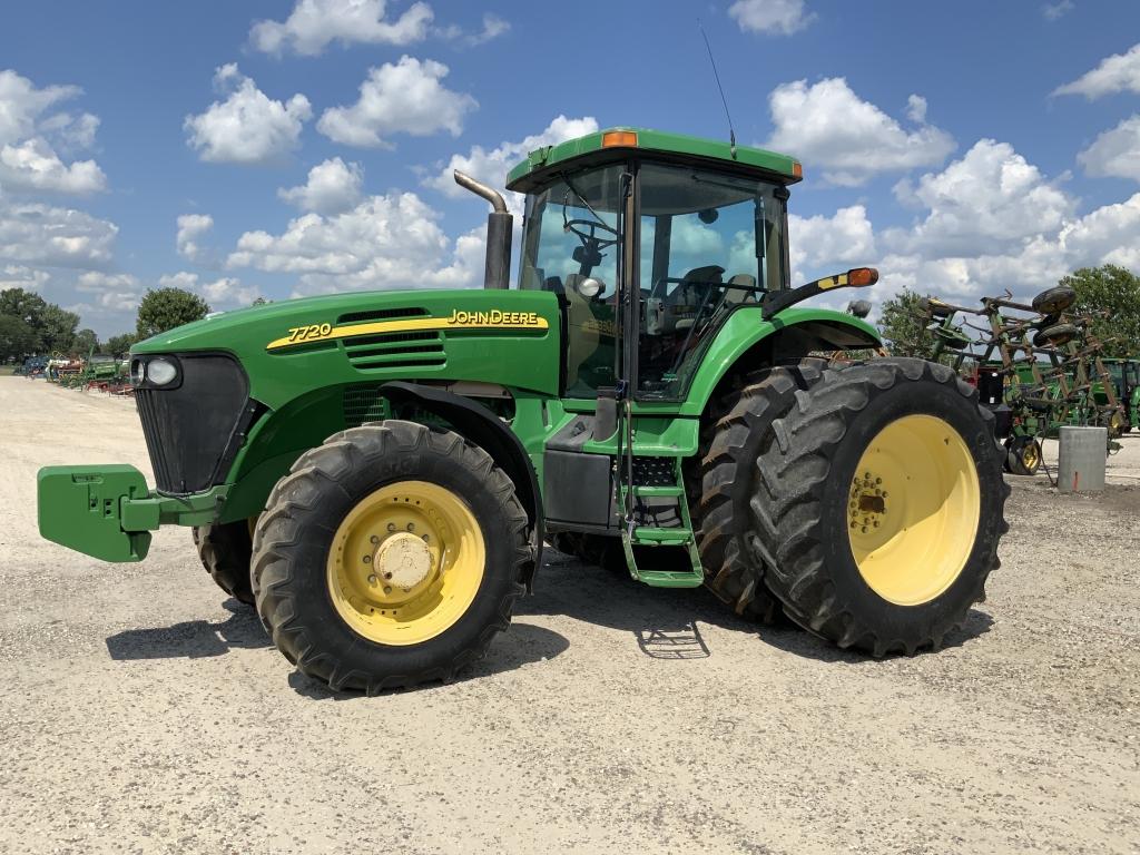 John Deere 7720 MFWD Tractor