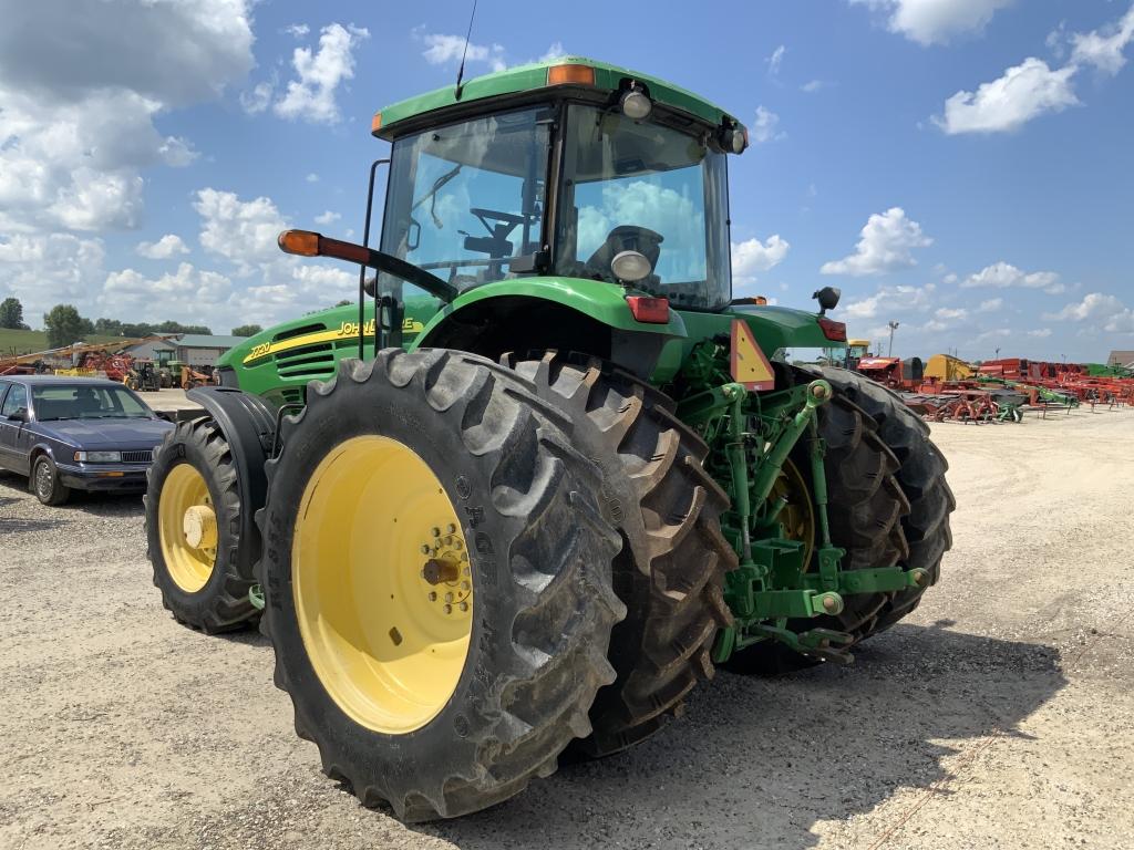 John Deere 7720 MFWD Tractor