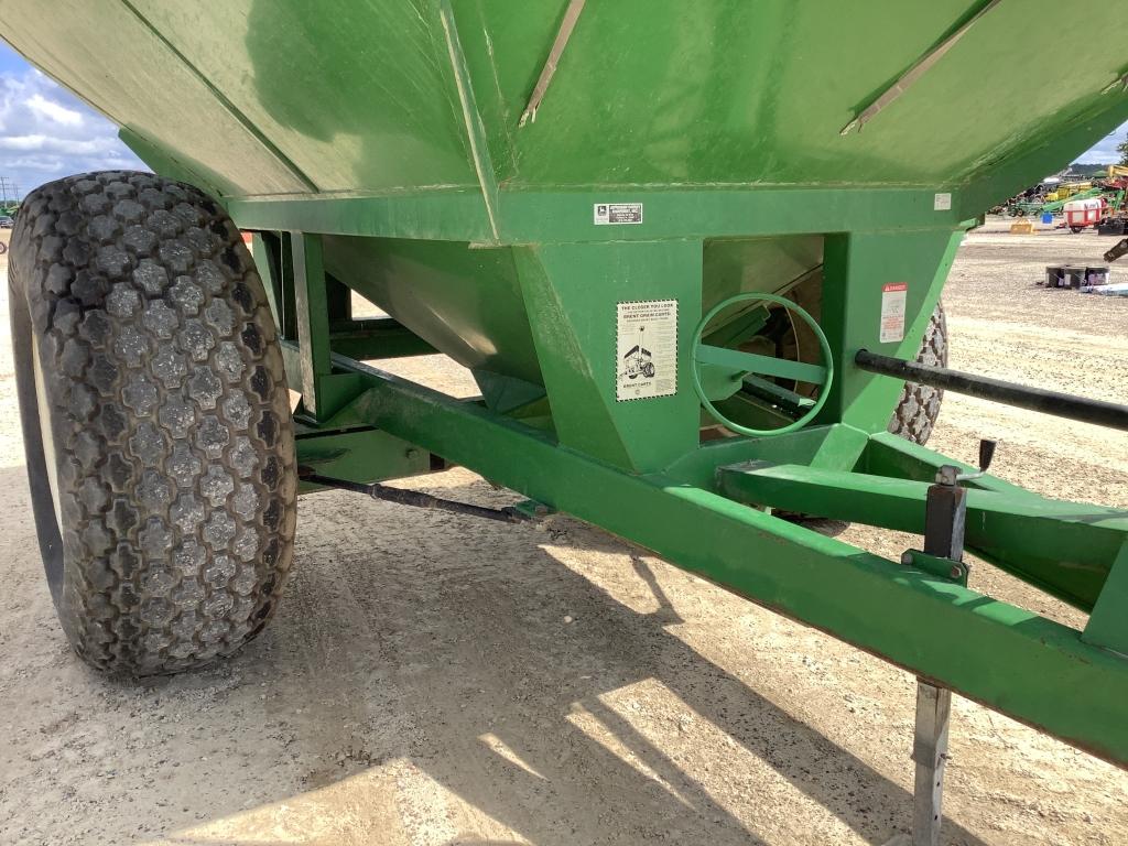 Brent 672 Grain Cart