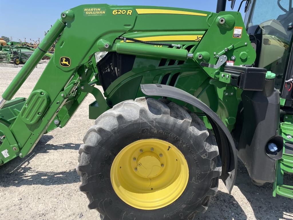 2018 John Deere 6120M Tractor MFWD