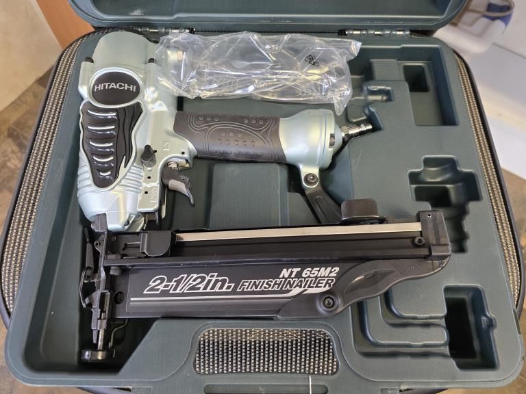 Hitachi Finish Nailer - New In Case