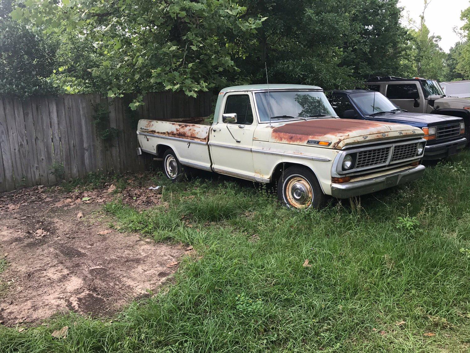 ESTATE FIND! 1970 F100 with a 390 V8, Auto. Transmission, Long Wheel Base. Located in Beaumont, TX