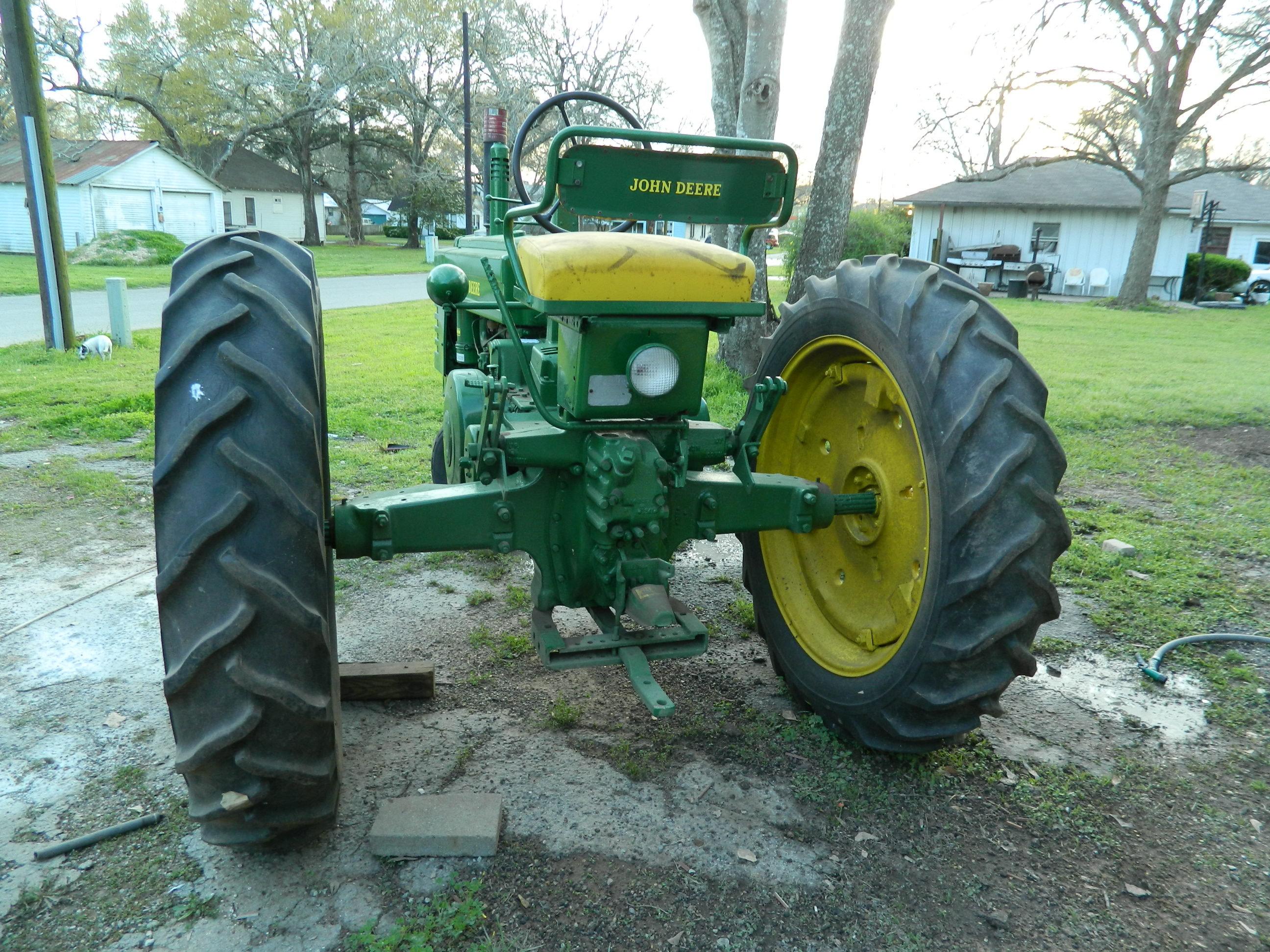 John Deere "B" Tractor, Buyer Must Arrange Own Shipping