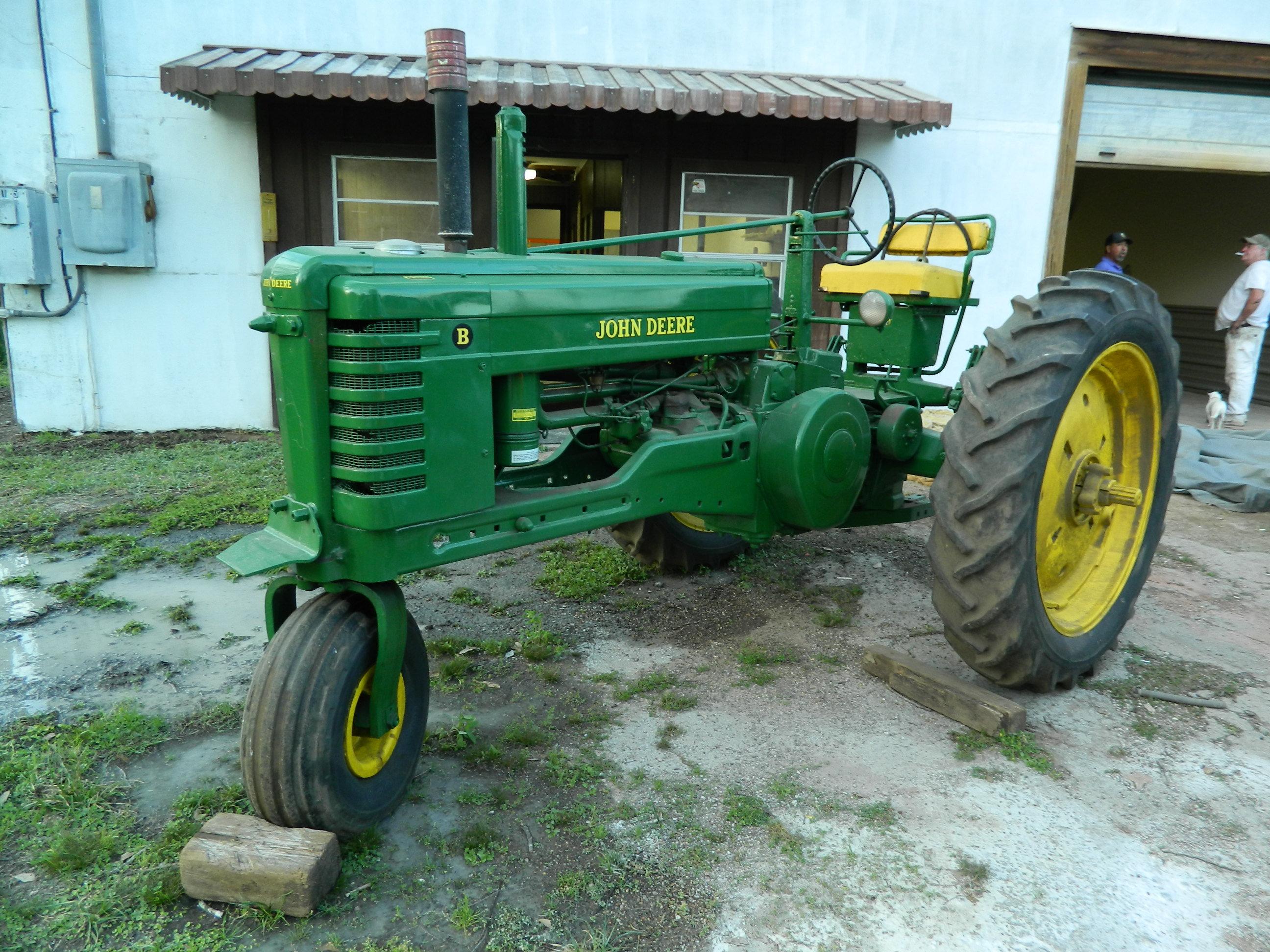 John Deere "B" Tractor, Buyer Must Arrange Own Shipping