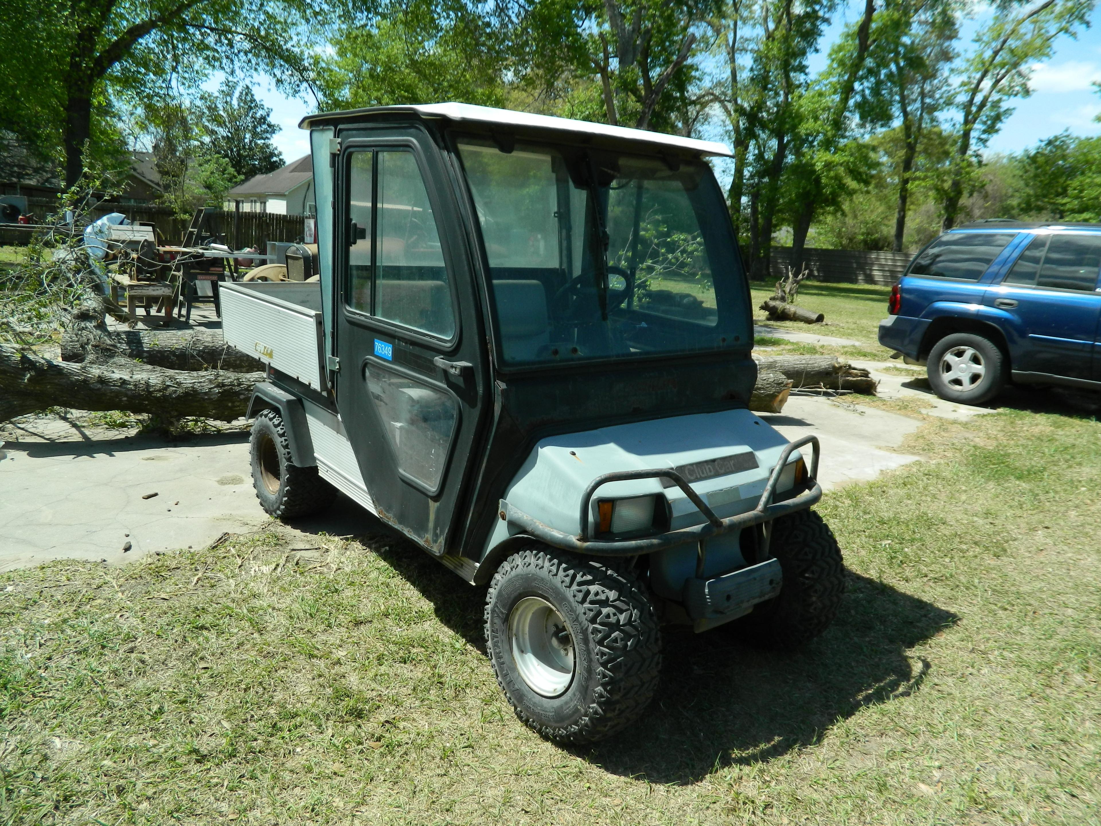 Club Car, Gas Engine. Starts & Runs Really Nice! Located in Sealy, Texas