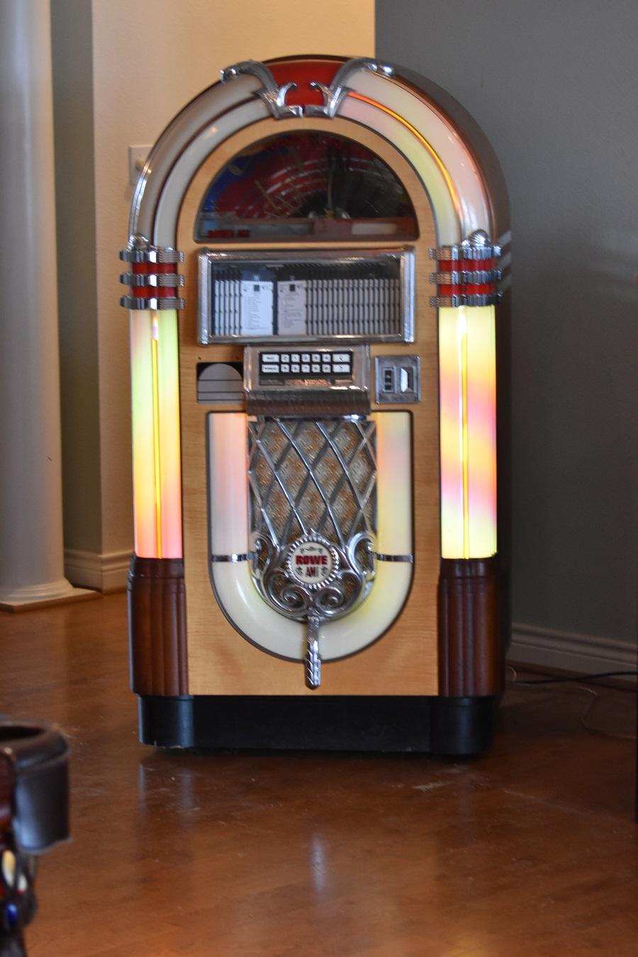 Located in NEW ULM, Texas:  Sept. 1997 Rowe Bubbler CD-RN Nostalgia Juke Box, Made in USA. Pick Up