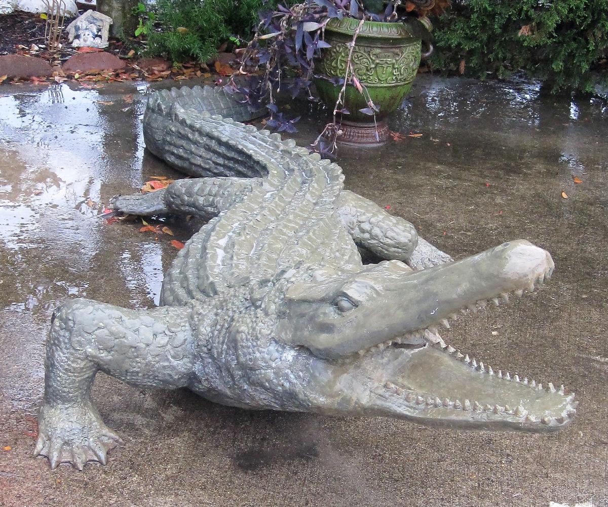 Bronze Alligator Yard Art - LIFE SIZE