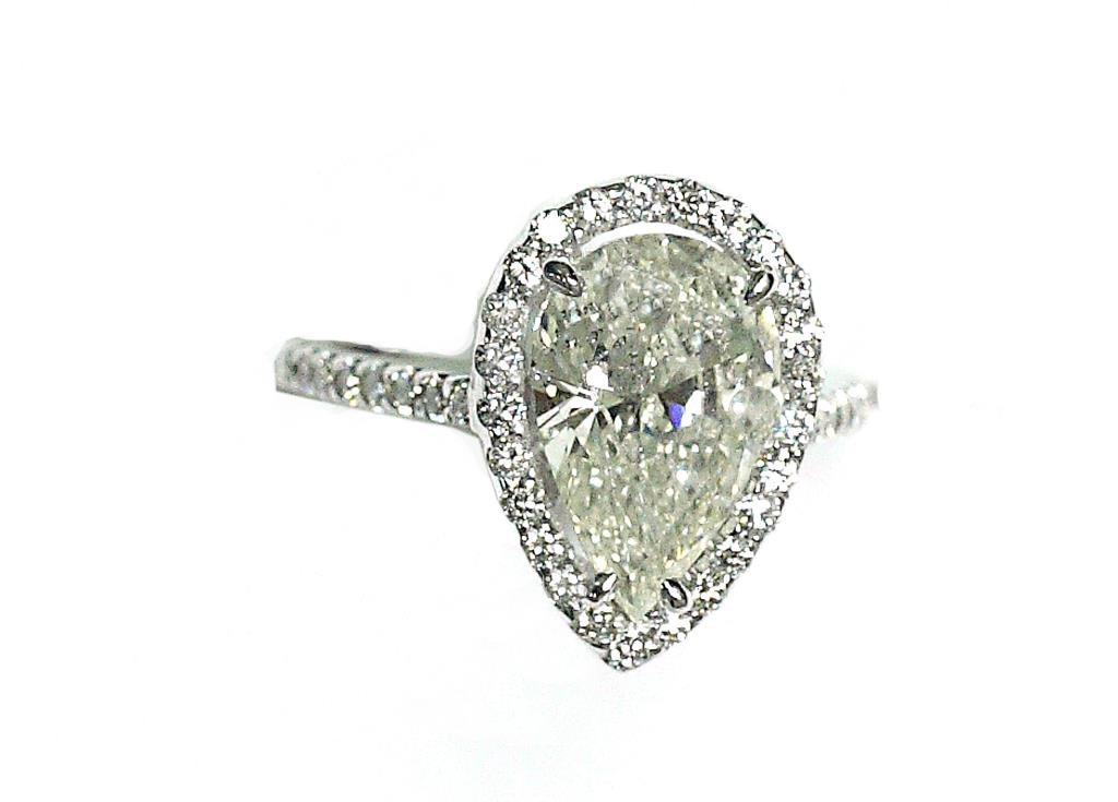 18K w/g 3.58ct Pear Shape Solitare ring with