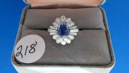 18K w/g 1.34ct Oval center Sapphire ring surronded